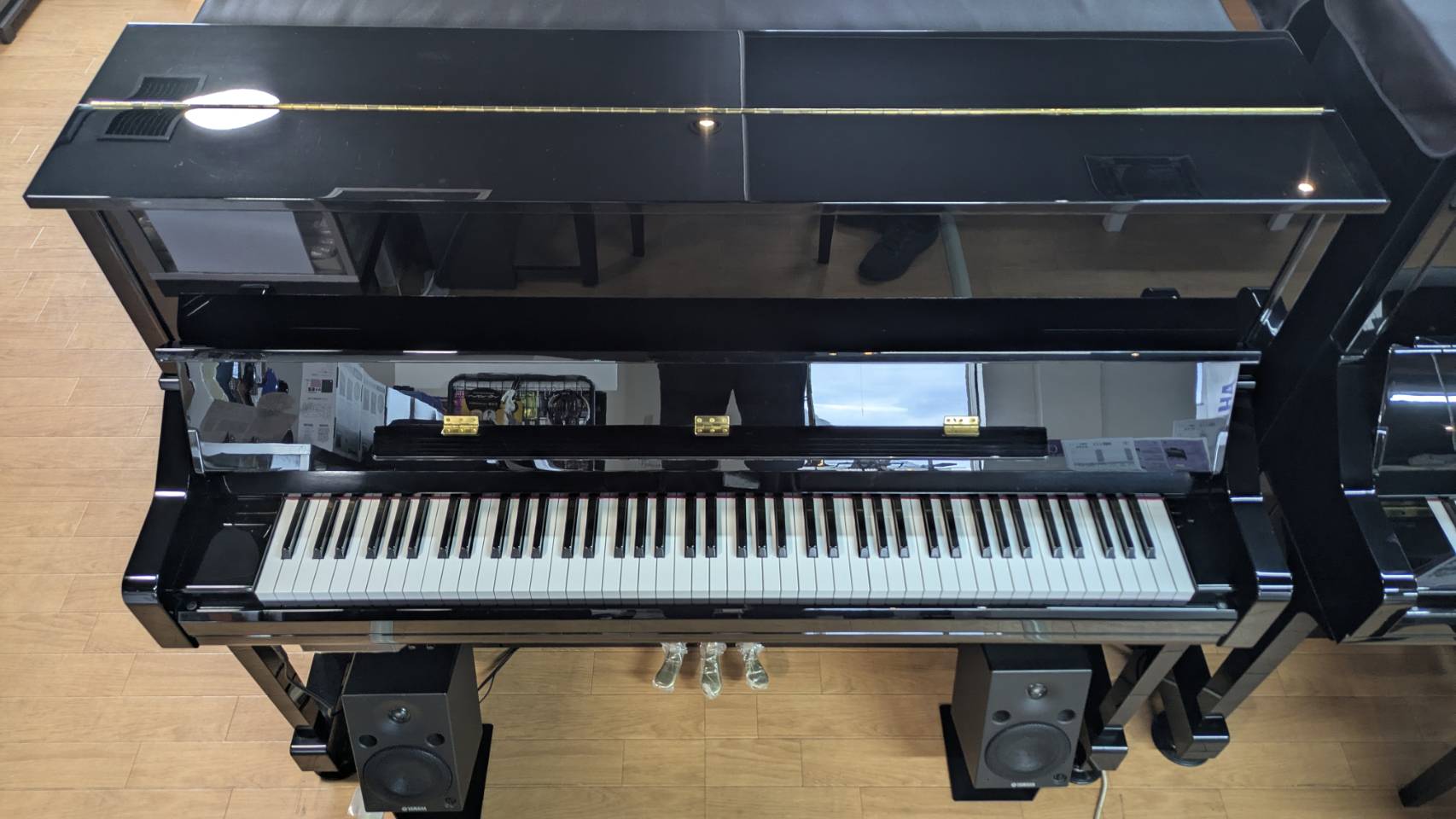 【中古アップライトピアノ】　YAMAHA　YU11（後付け消音ユニット取付済）